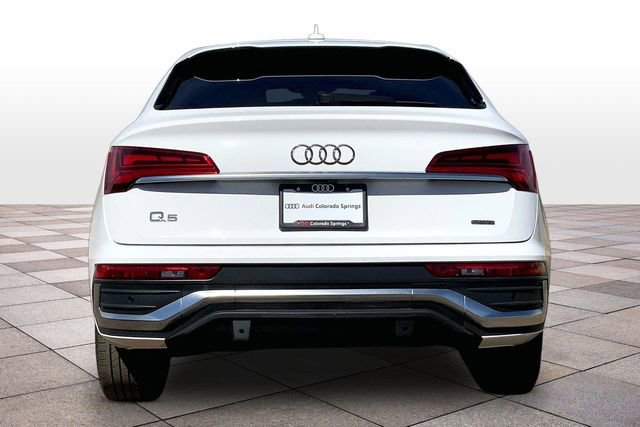 Used 2022 Audi Q5 2.0T Premium w/ Convenience Package AWD/4WD image 4