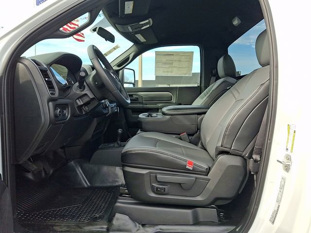 Used 2024 RAM 2500 Tradesman w/ Chrome Appearance Group image 13