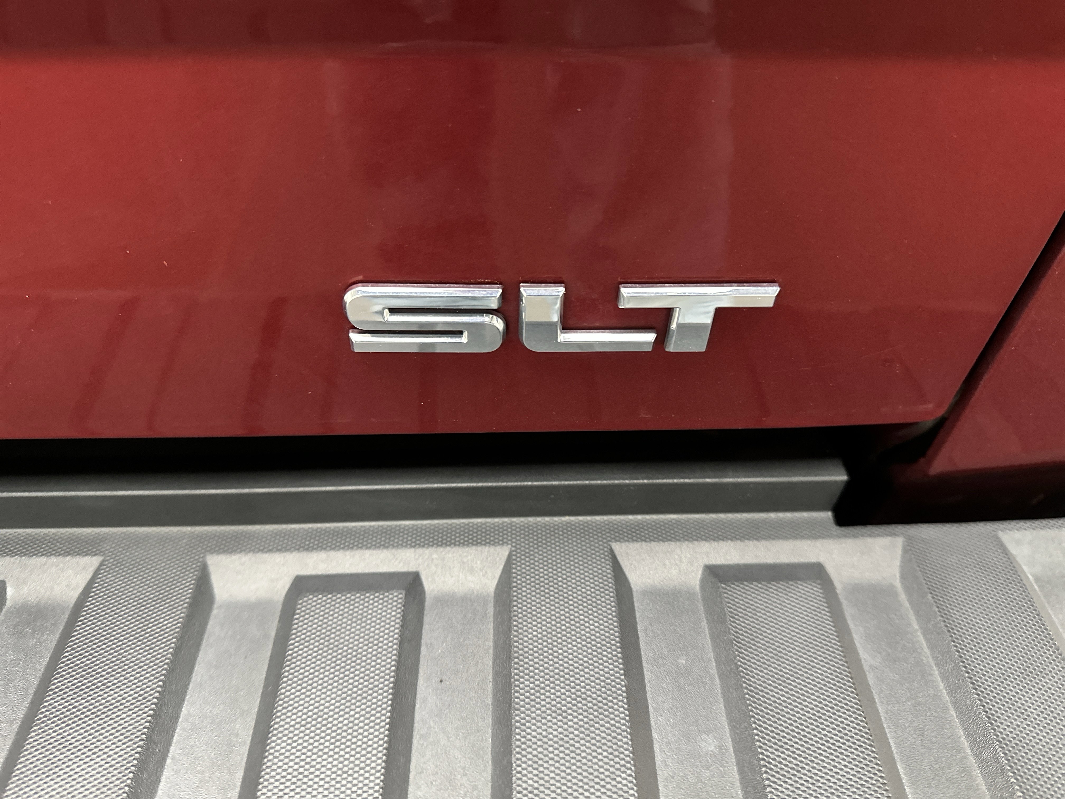 Used 2018 GMC Sierra 1500 SLT image 15