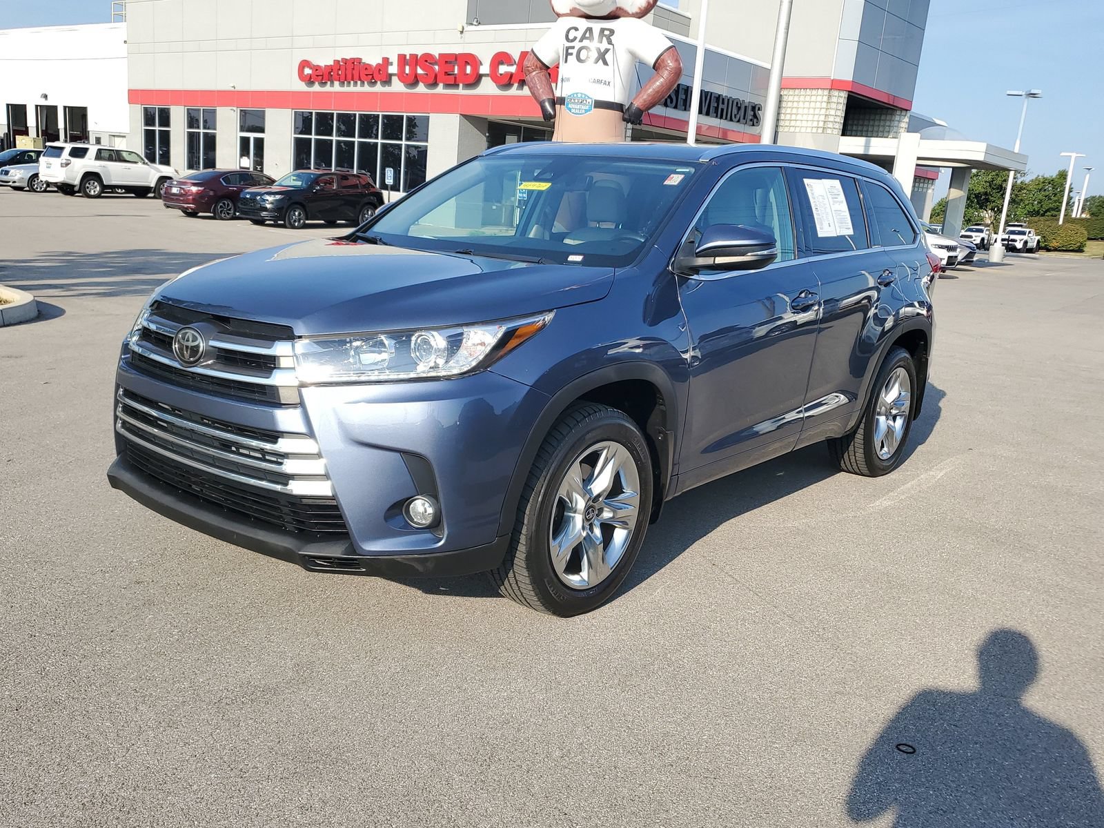 Certified 2018 Toyota Highlander Limited AWD/4WD image 2
