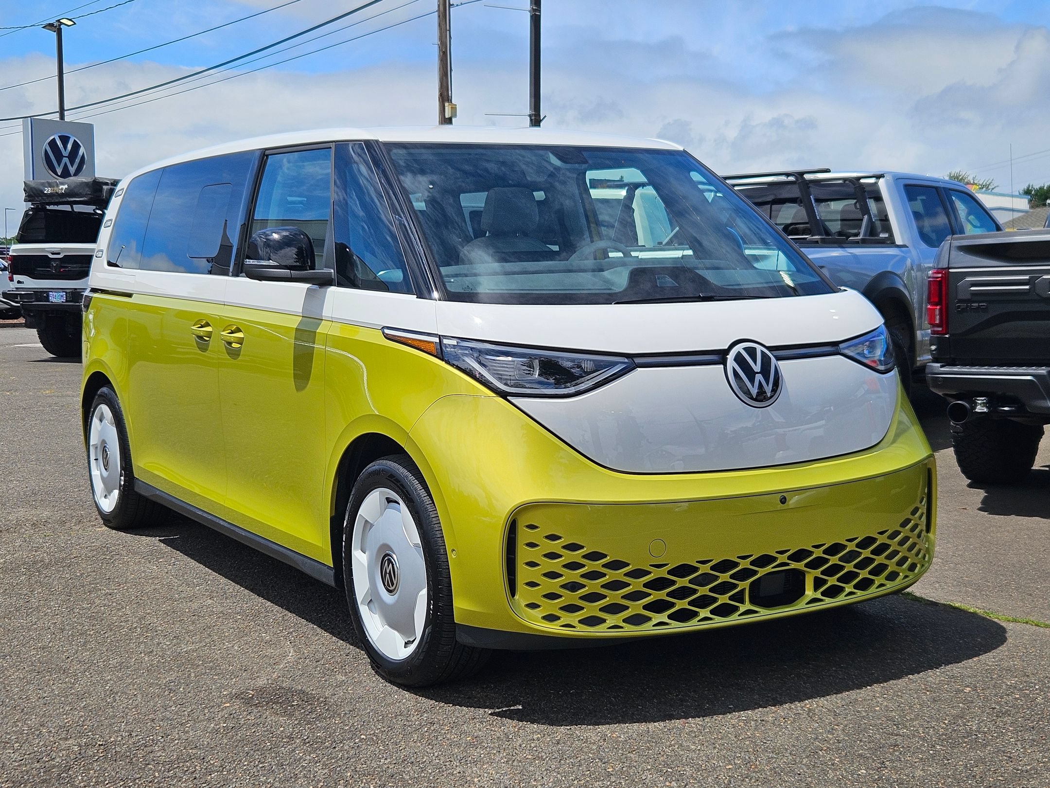 New 2025 Volkswagen ID. Buzz 1st Edition RWD image 7