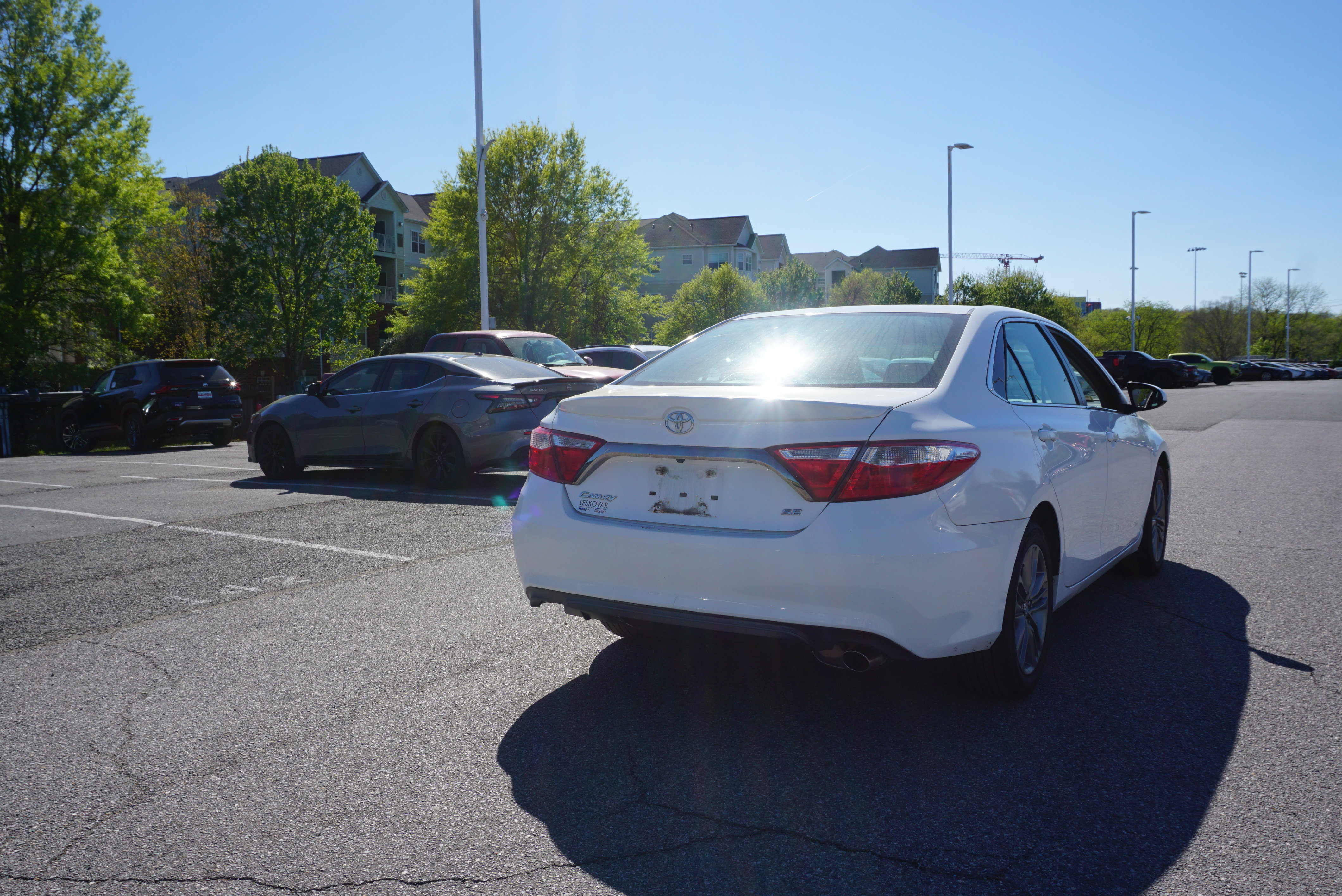 Used 2017 Toyota Camry SE image 3