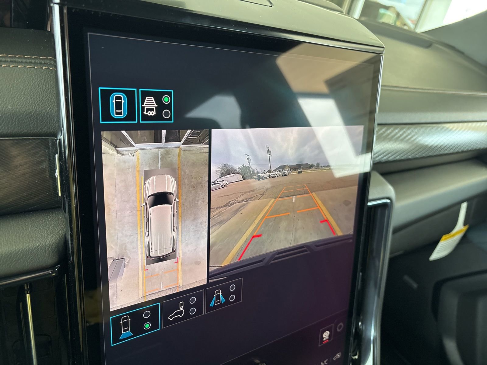 New 2026 GMC Yukon AT4 w/ LPO, Floor Liner Package image 29