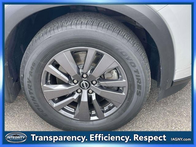 Used 2022 Nissan Pathfinder SV AWD/4WD image 9