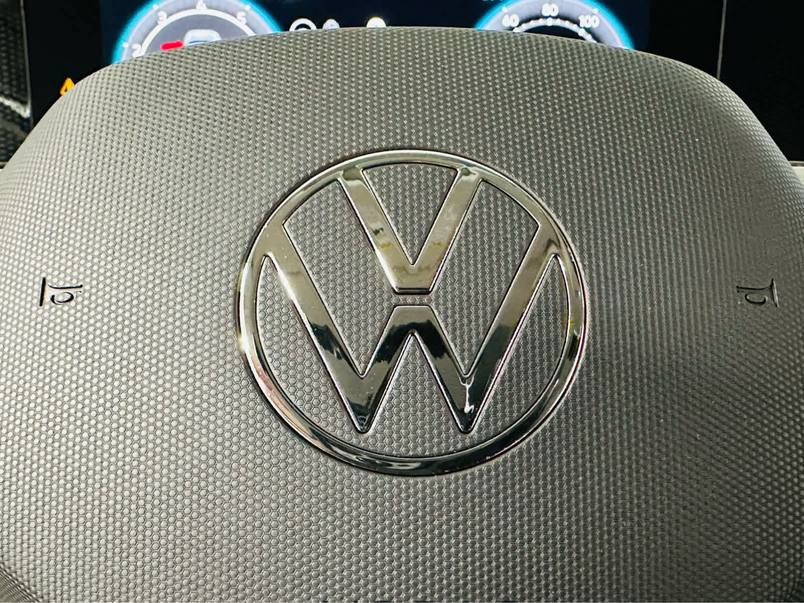Certified 2025 Volkswagen Tiguan S image 15