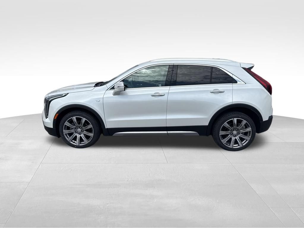 Used 2022 Cadillac XT4 Premium Luxury w/ Technology Package image 2