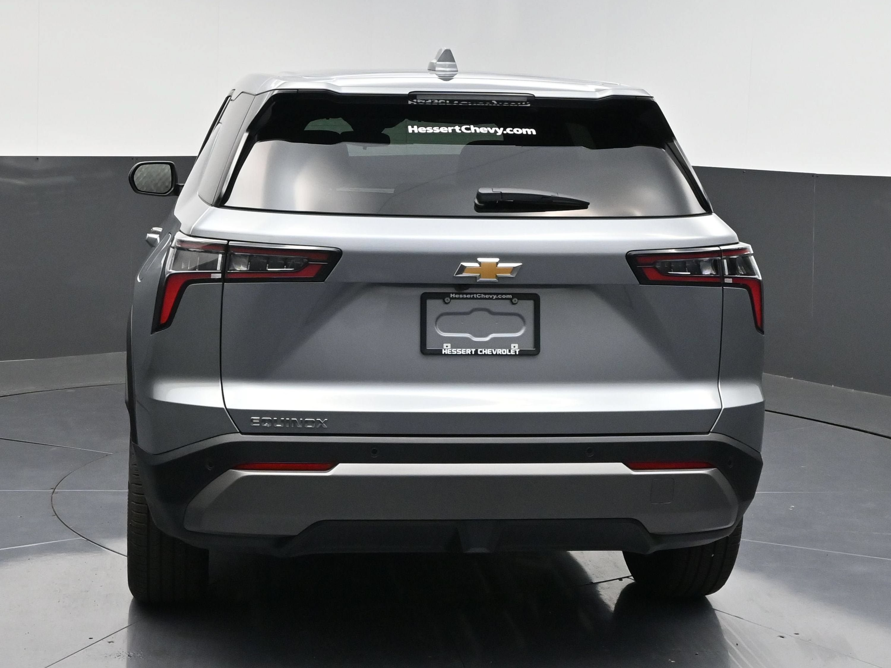 New 2027 Chevrolet Equinox LT w/ Convenience Package II FWD image 7