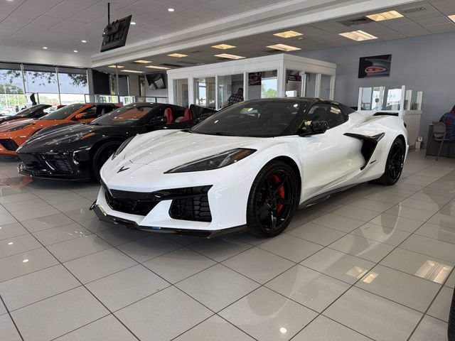 Certified 2025 Chevrolet Corvette E-Ray AWD/4WD image 4