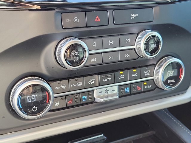 Used 2023 Ford Expedition XLT image 30