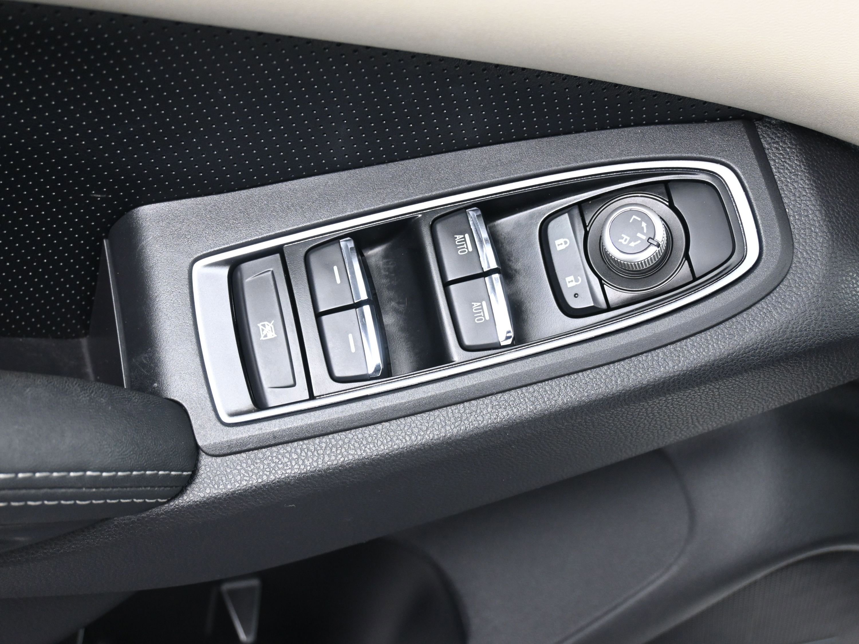 Used 2022 Subaru Ascent Limited w/ Technology Package image 17