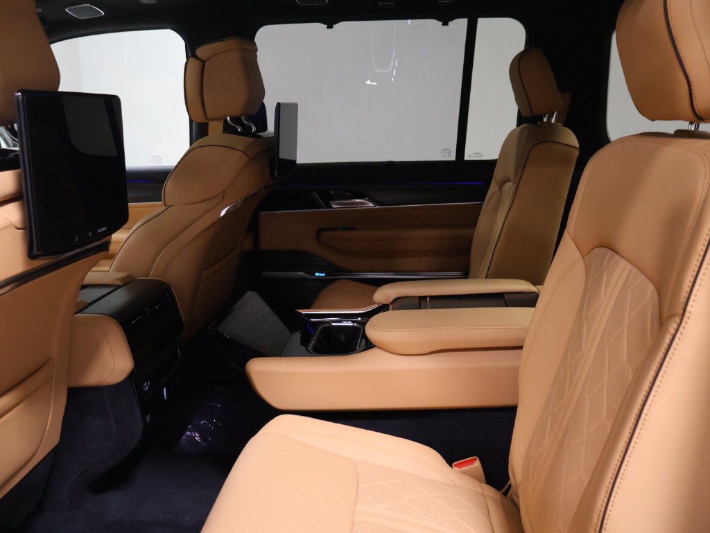 New 2026 Jeep Grand Wagoneer Summit AWD/4WD image 11