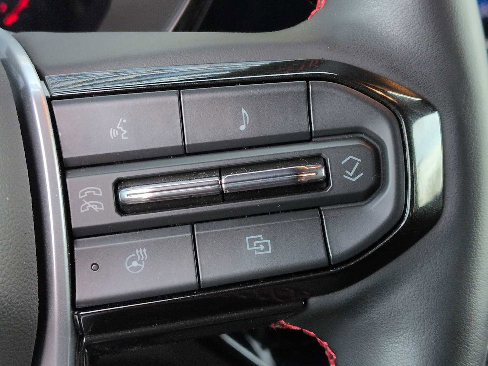 Used 2025 Chevrolet Colorado Z71 w/ Technology Package image 25