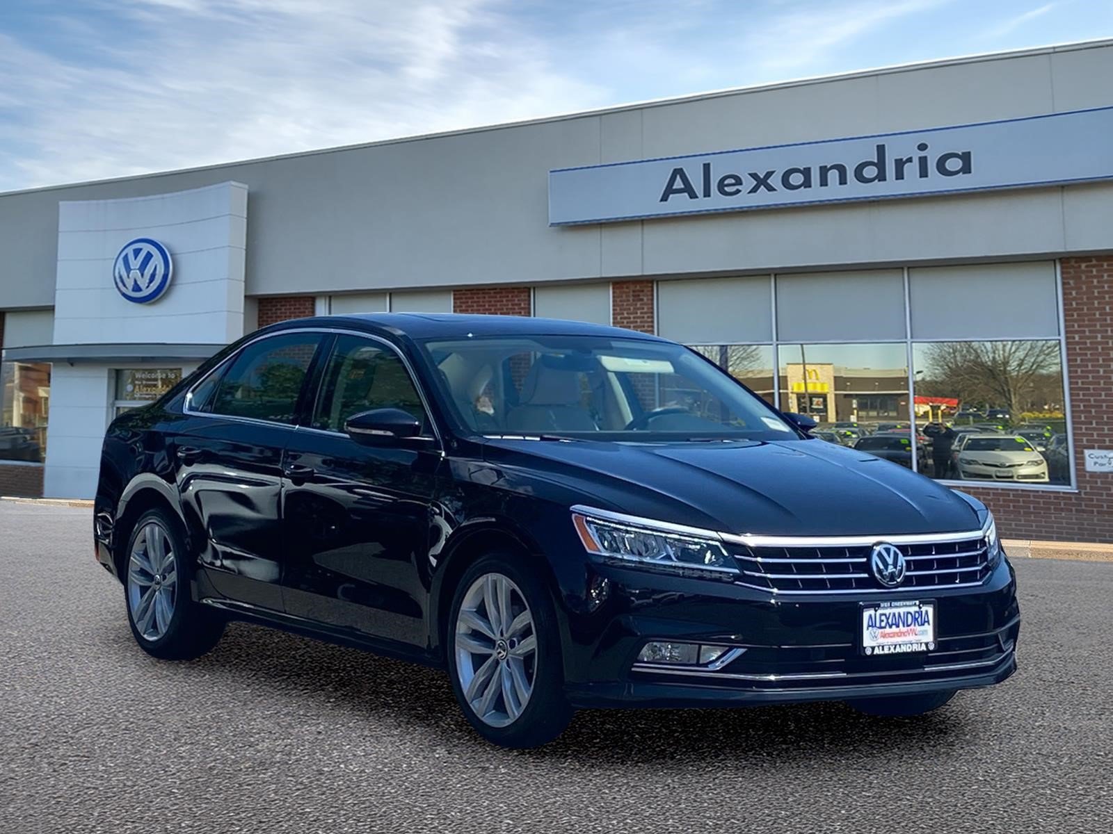 Used 2018 Volkswagen Passat 2.0T SE FWD video 1