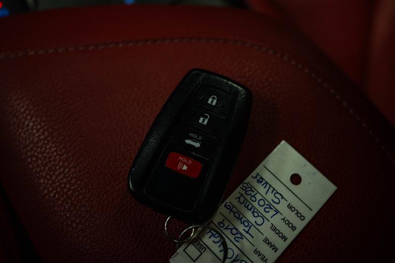 Used 2021 Toyota Camry XSE image 23