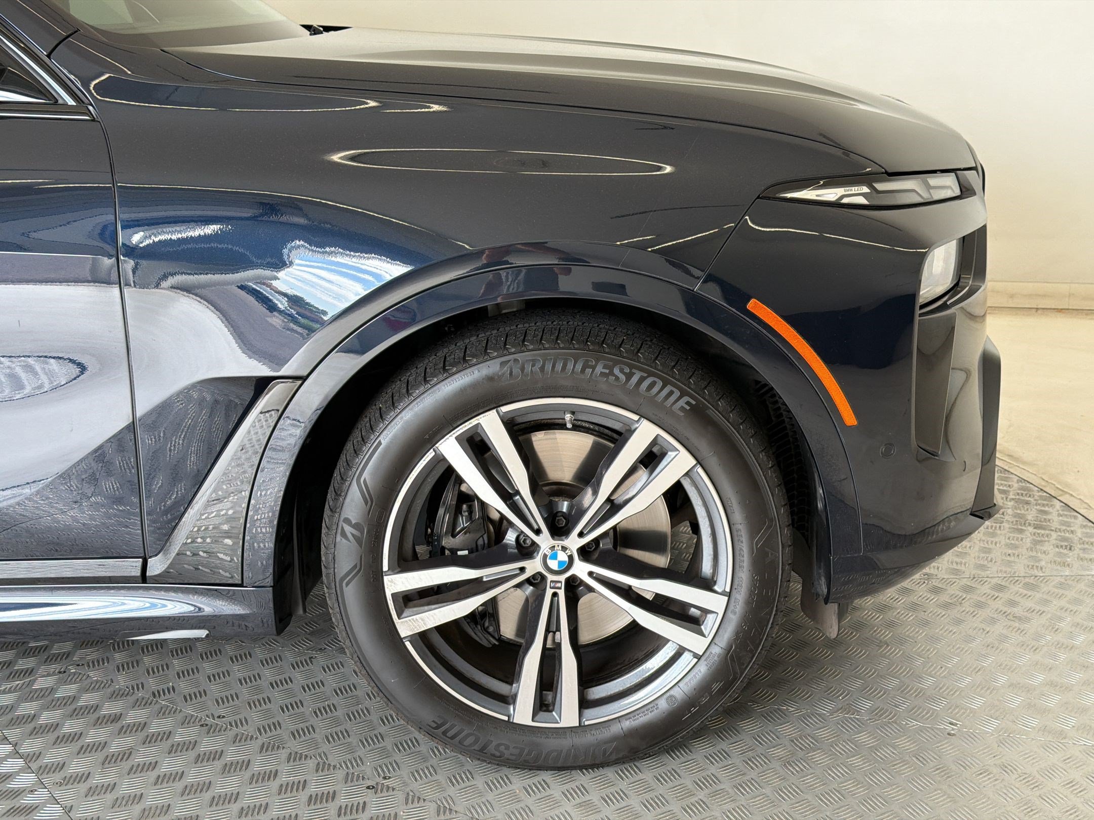 Certified 2025 BMW X7 M60i w/ Executive Package AWD/4WD image 13