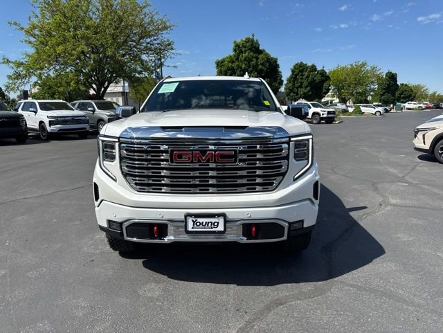 Used 2023 GMC Sierra 1500 Denali AWD/4WD image 2