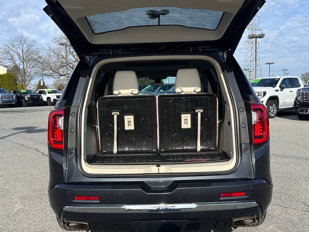 Certified 2021 GMC Acadia Denali w/ Denali Ultimate Package AWD/4WD image 43