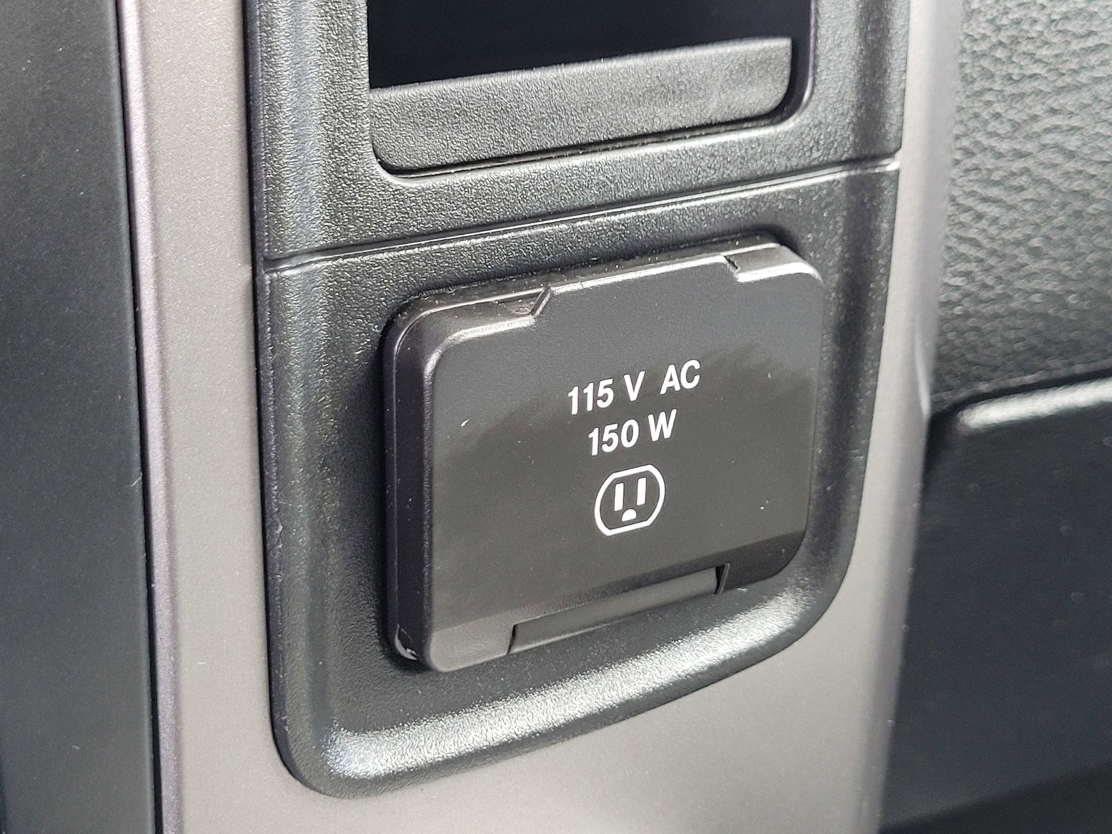 Used 2023 RAM 1500 Classic SLT w/ Trailer & Traction Group image 22