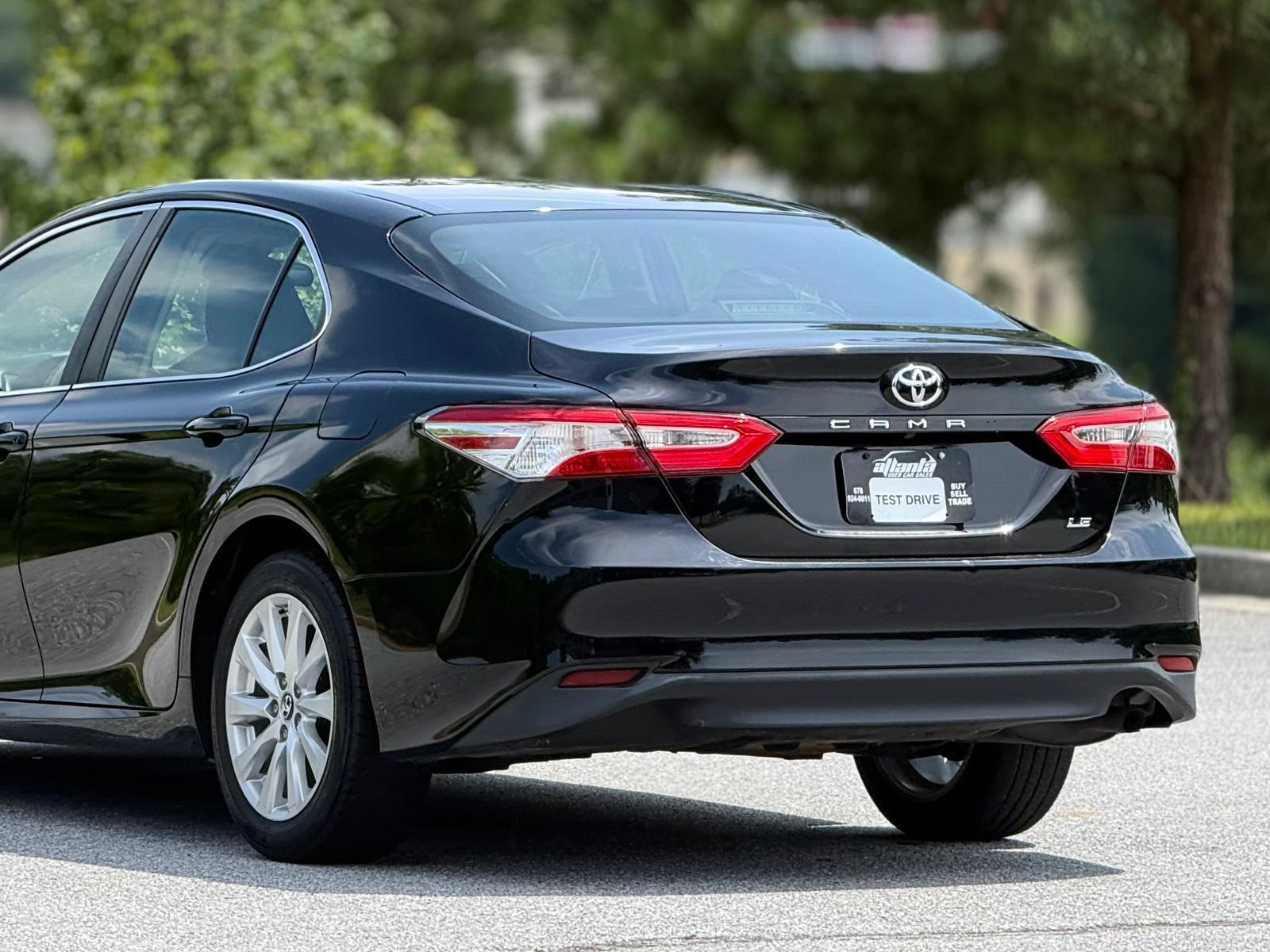 Used 2018 Toyota Camry LE FWD image 47