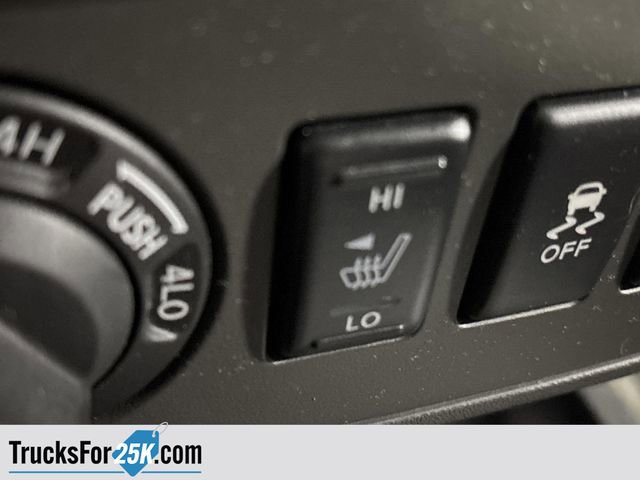 Used 2014 Nissan Frontier PRO-4X image 9