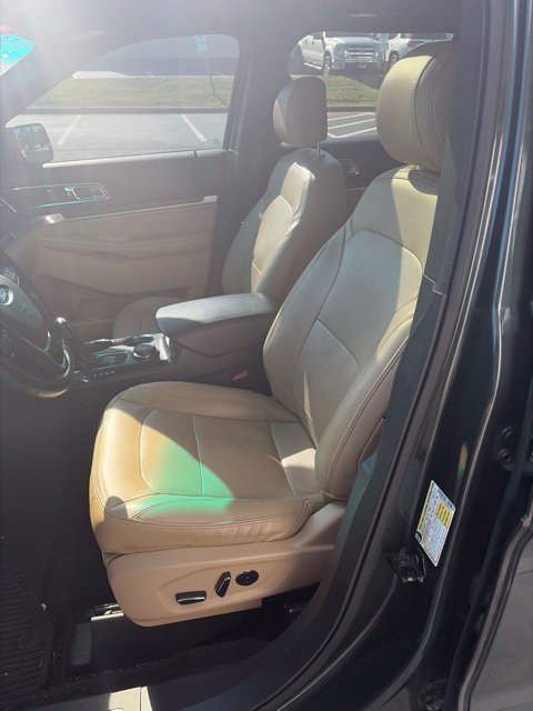 Used 2016 Ford Explorer Limited w/ Equipment Group 301A AWD/4WD image 4