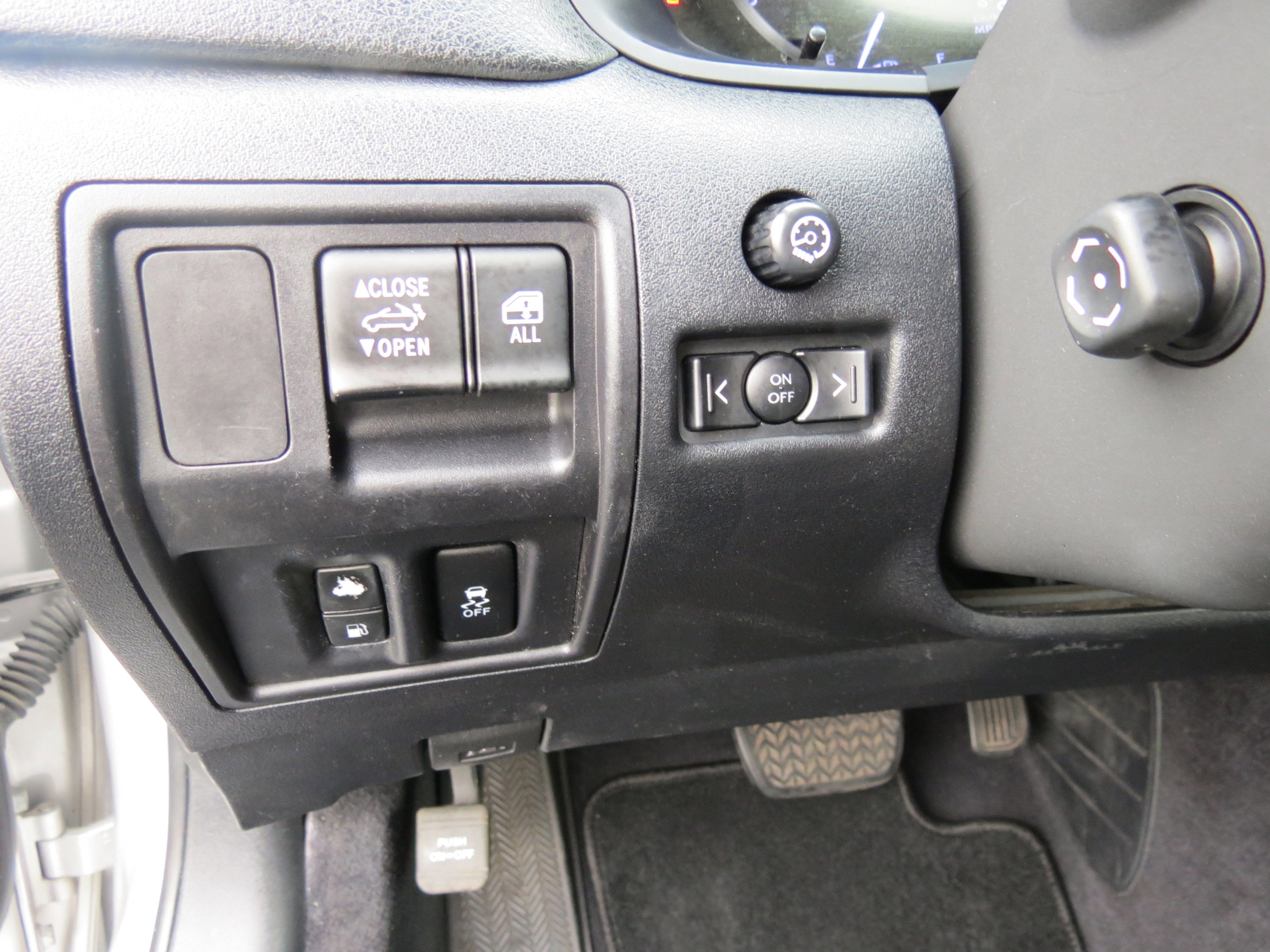 Used 2012 Lexus IS 250C image 25