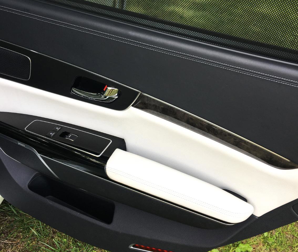 Used 2015 Kia K900 Luxury RWD image 18