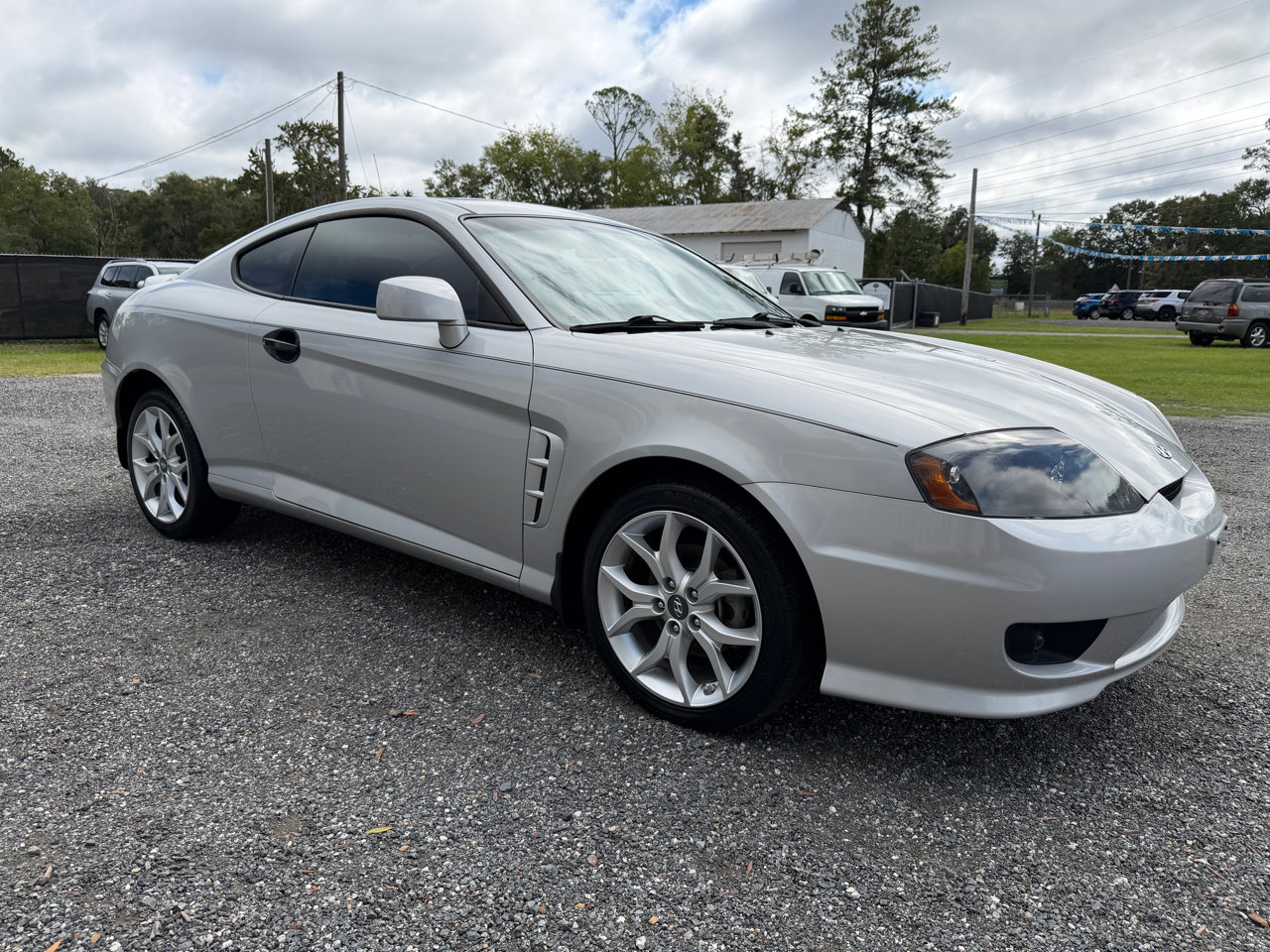 Used 2006 Hyundai Tiburon GT image 3