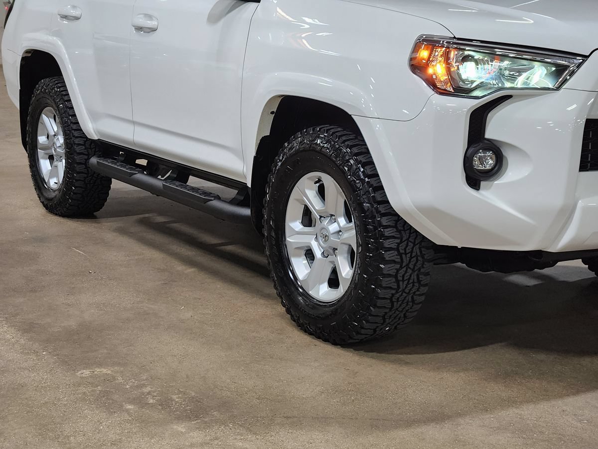 Used 2023 Toyota 4Runner SR5 AWD/4WD image 16