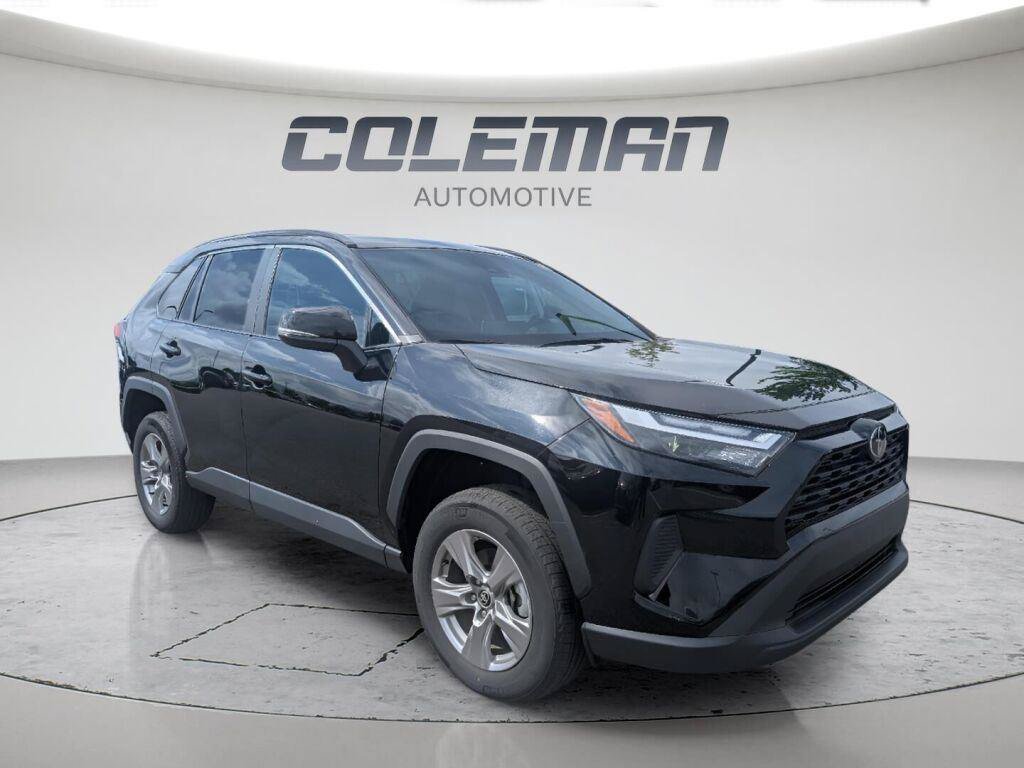 Used 2025 Toyota RAV4 XLE AWD/4WD image 20
