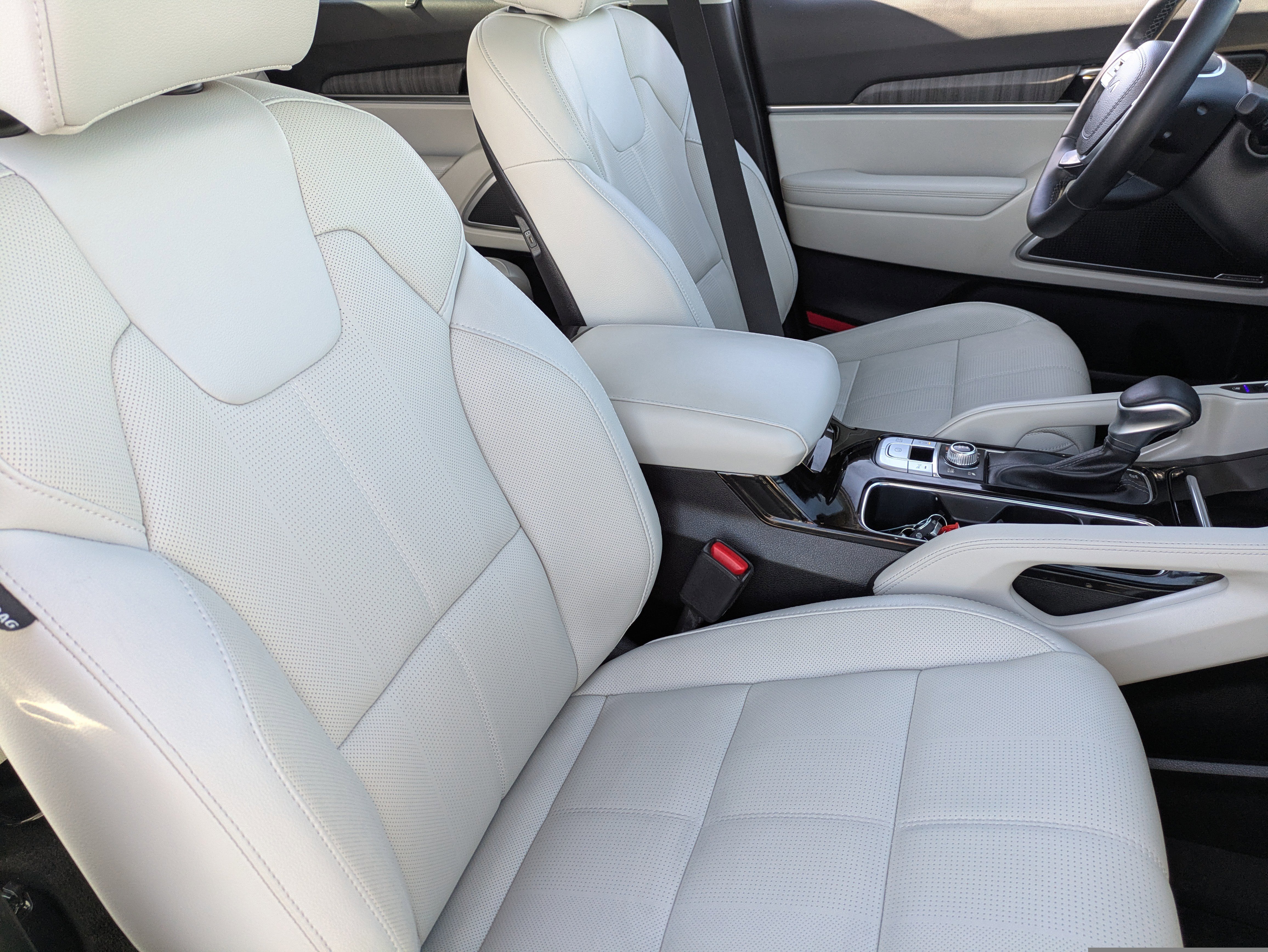 Used 2024 Kia Telluride EX w/ EX Captain's Chair Package image 11