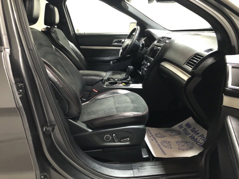 Used 2018 Ford Explorer XLT w/ Equipment Group 202A image 13