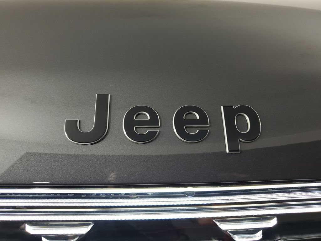 New 2026 Jeep Grand Wagoneer Limited AWD/4WD image 9
