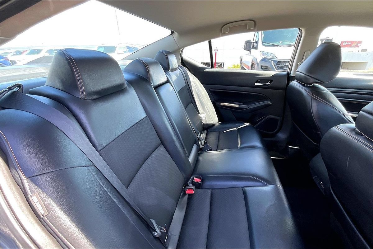 Used 2021 Nissan Altima 2.5 SR FWD image 9