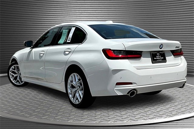 Used 2025 BMW 330i Sedan image 4