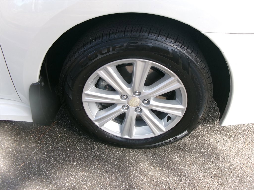 Used 2011 Subaru Legacy 2.5i Premium image 46