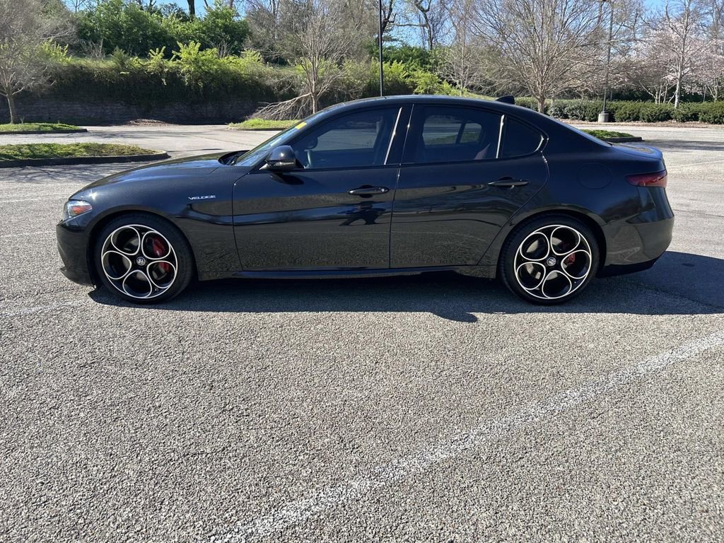 Used 2022 Alfa Romeo Giulia Veloce image 4
