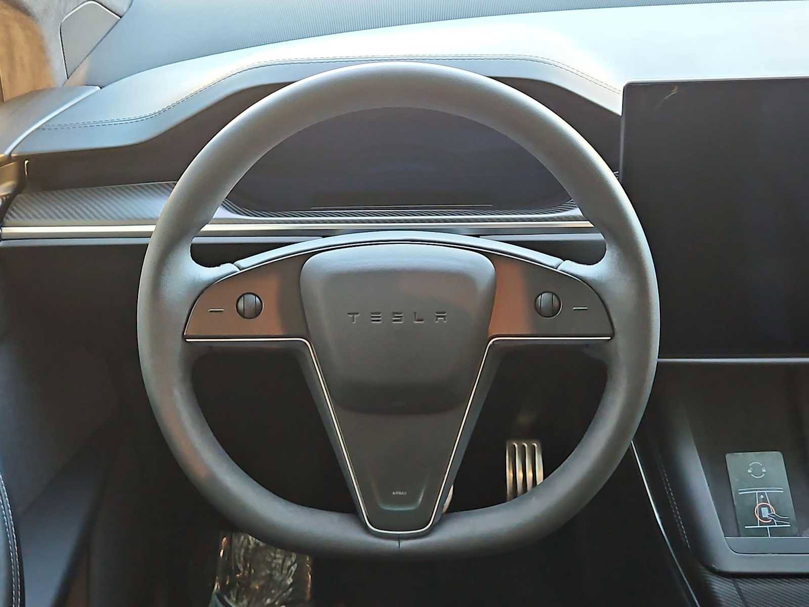 Used 2022 Tesla Model X Plaid image 40