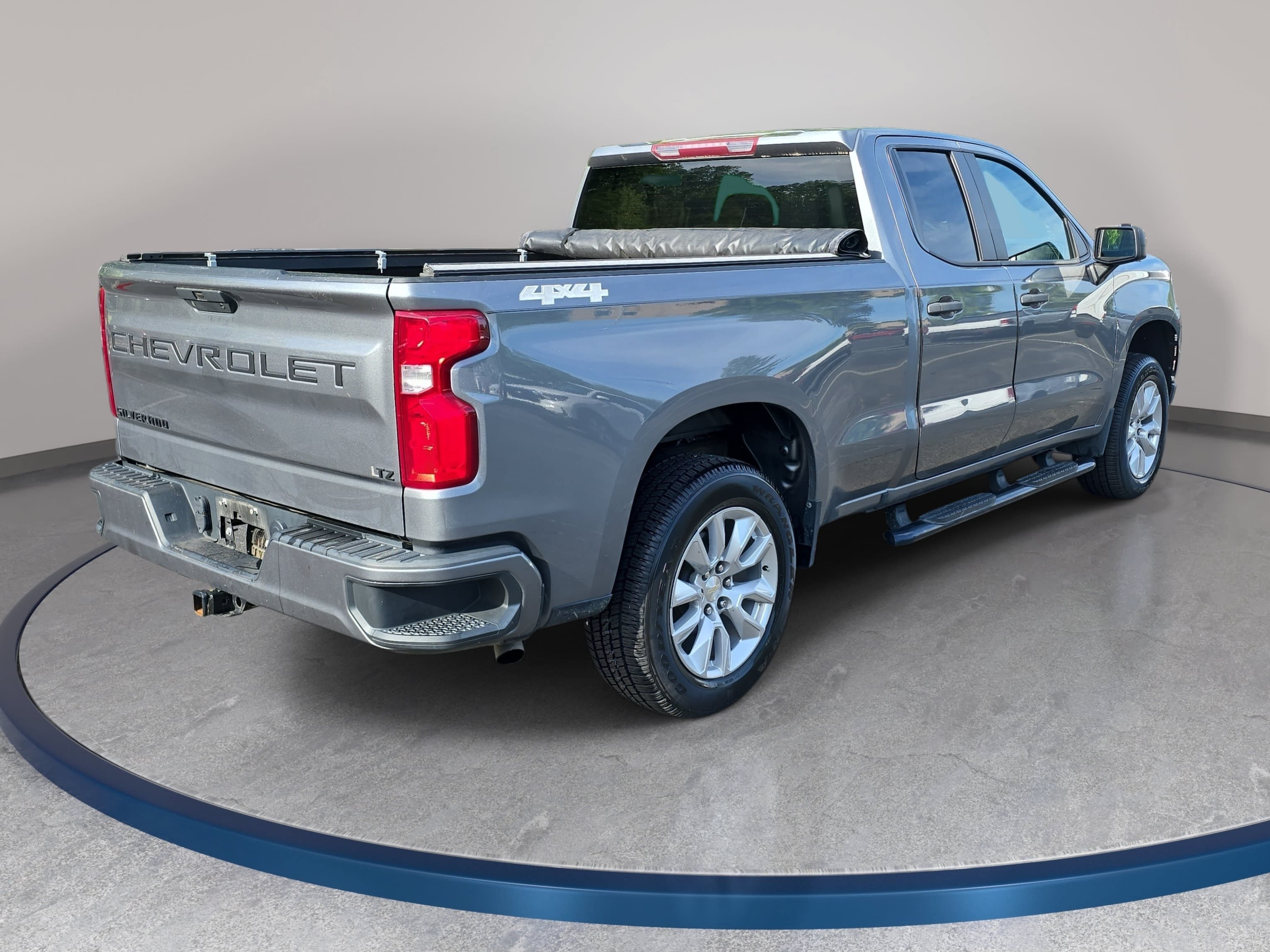 Used 2022 Chevrolet Silverado 1500 Custom AWD/4WD image 5