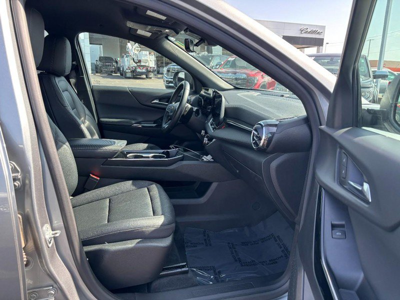 Used 2025 Chevrolet Equinox LT w/ Convenience Package II FWD image 12