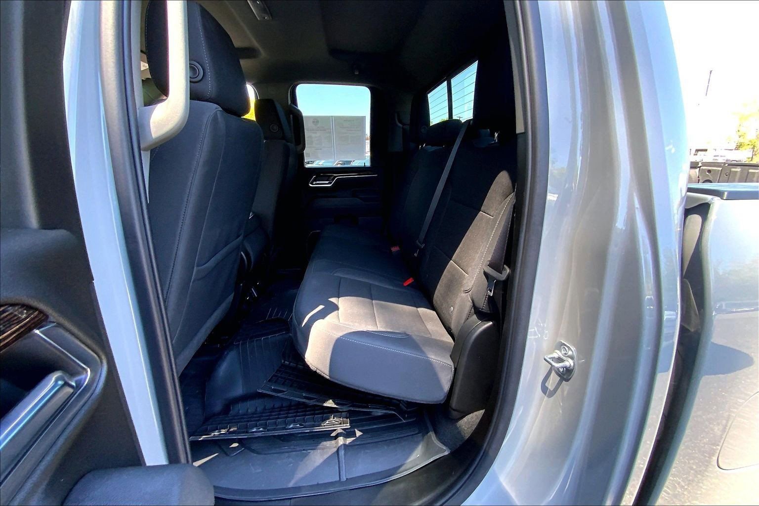 Used 2025 GMC Sierra 2500 SLE w/ SLE Value Package; AWD/4WD image 16