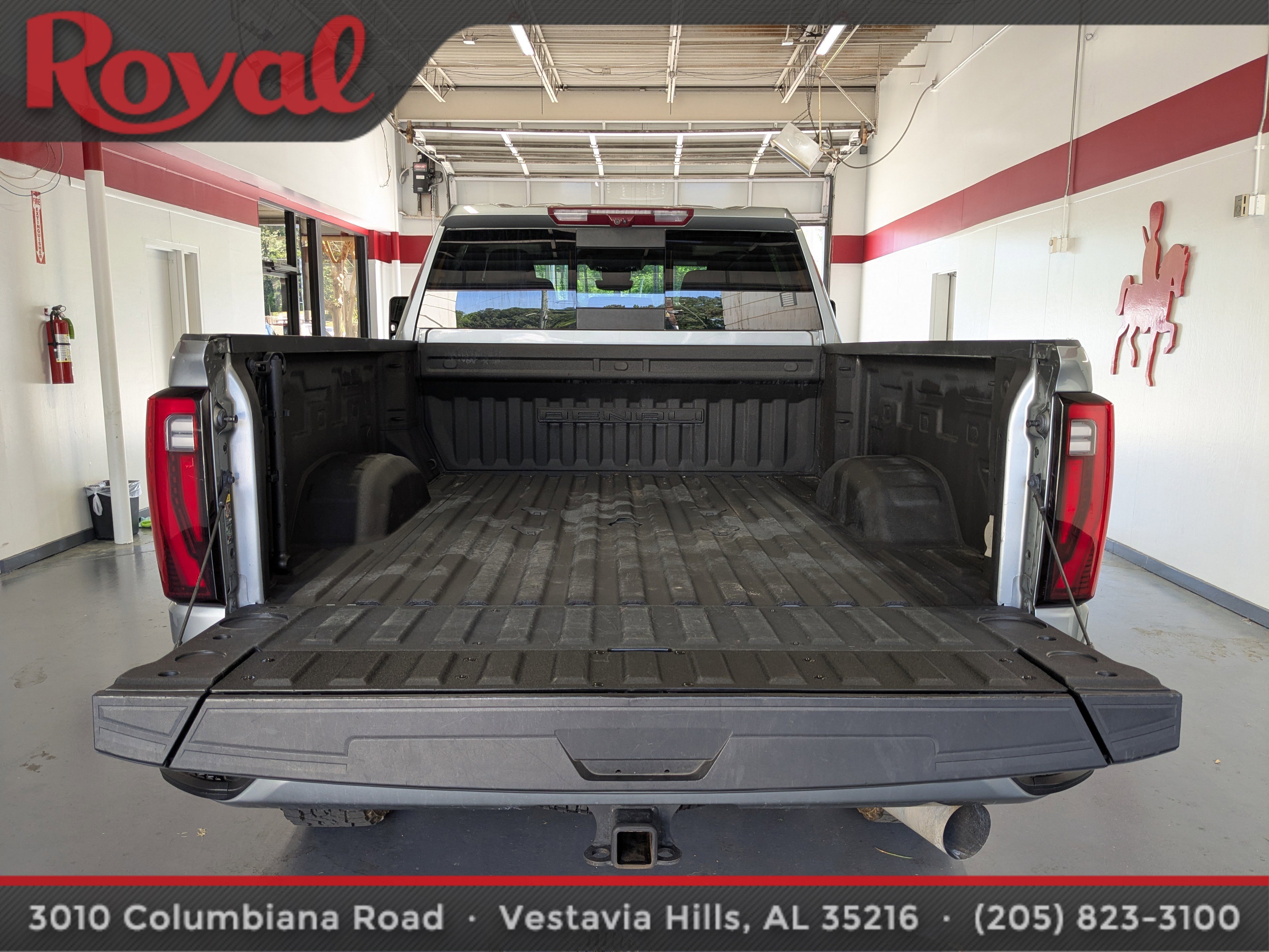 Used 2024 GMC Sierra 2500 Denali w/ Denali Reserve Package image 11