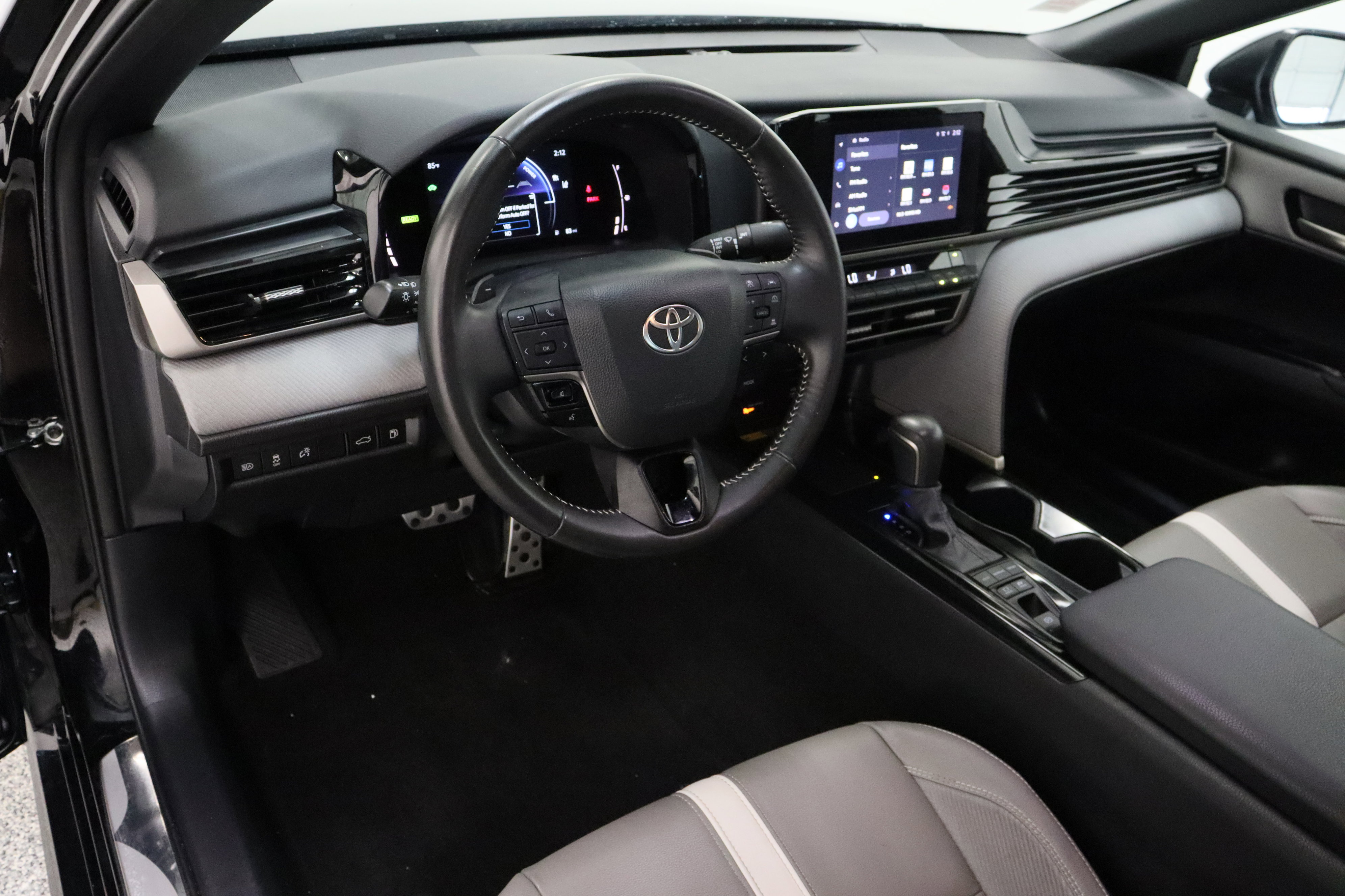 Certified 2025 Toyota Camry SE image 13