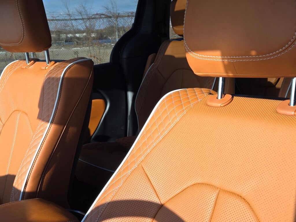 New 2026 Chrysler Pacifica Pinnacle AWD/4WD image 21