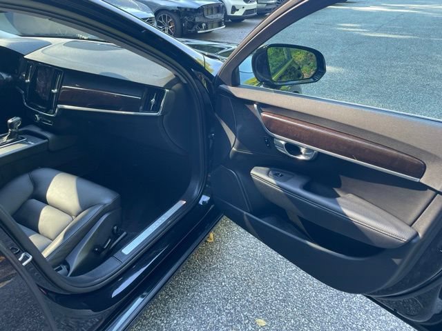 Used 2017 Volvo S90 T5 Momentum w/ Protection Package FWD image 13