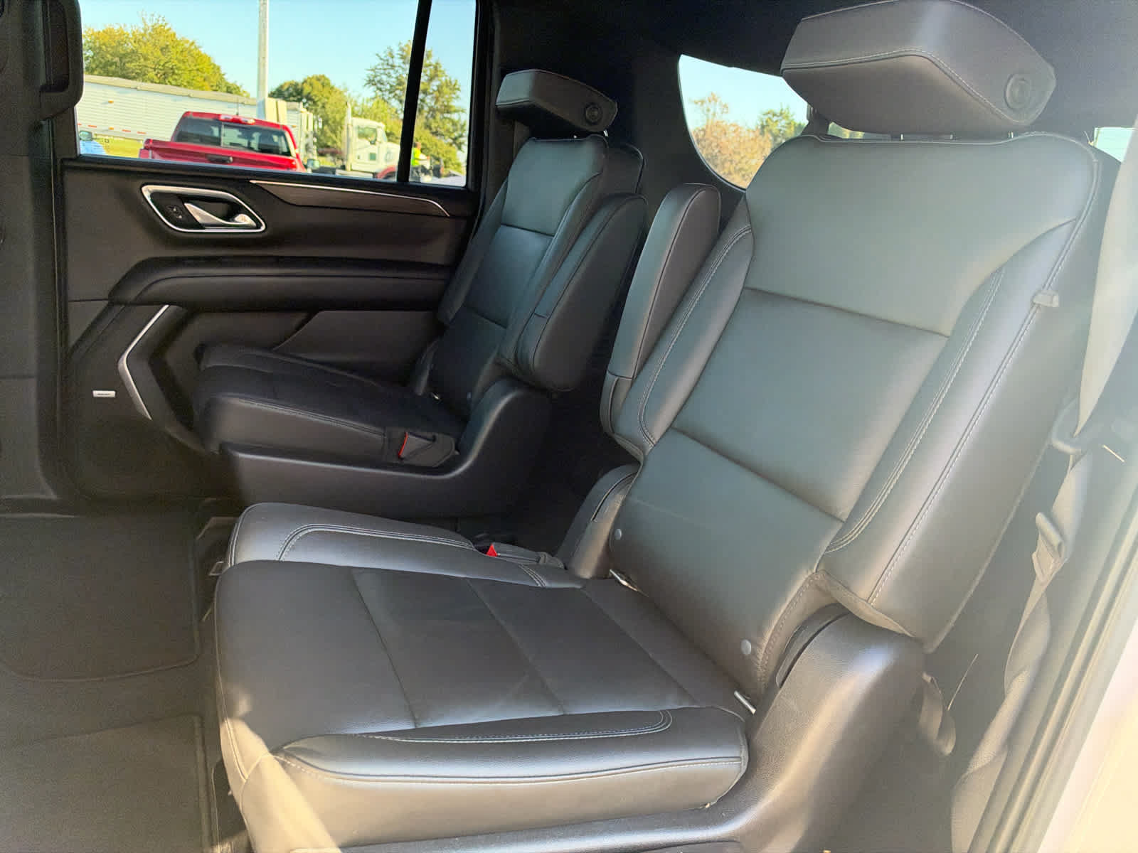 Certified 2021 Chevrolet Suburban LT w/ LT Signature Package AWD/4WD image 24