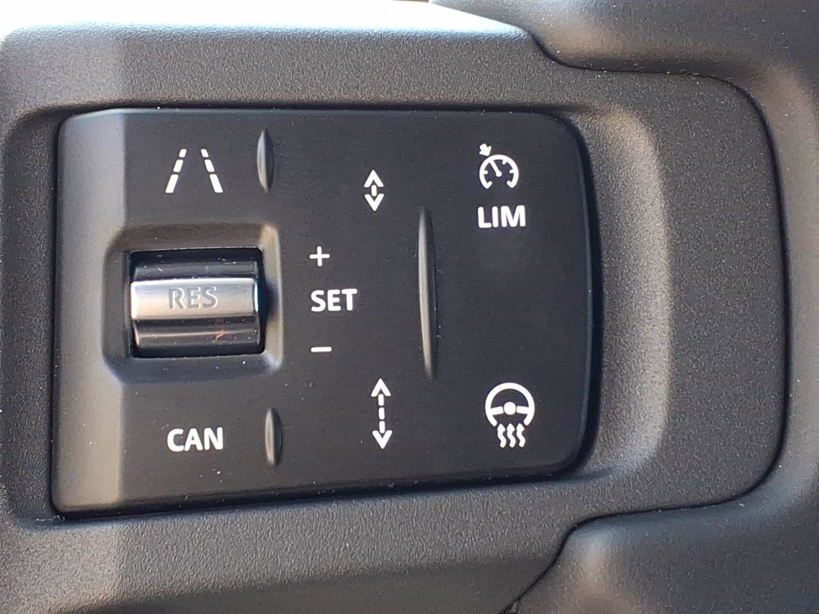 New 2026 Land Rover Defender 110 X-Dynamic SE AWD/4WD image 15
