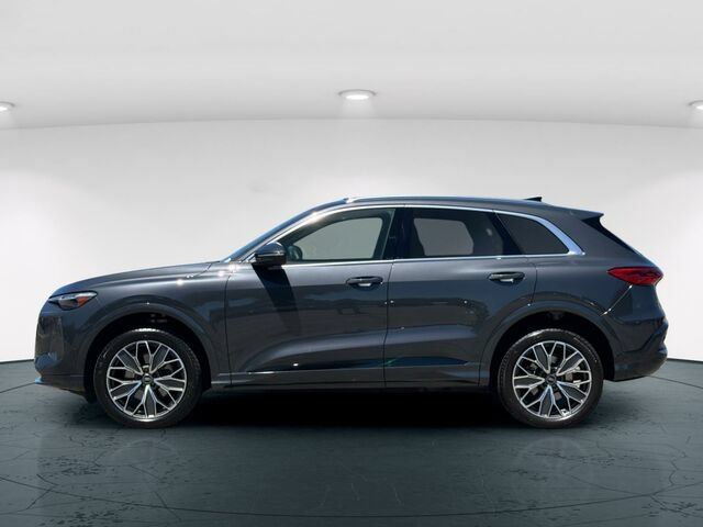Used 2025 Audi Q5 Premium Plus AWD/4WD image 4