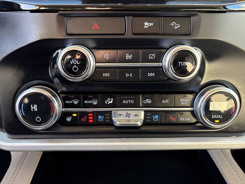 Used 2023 Ford Expedition XLT image 24