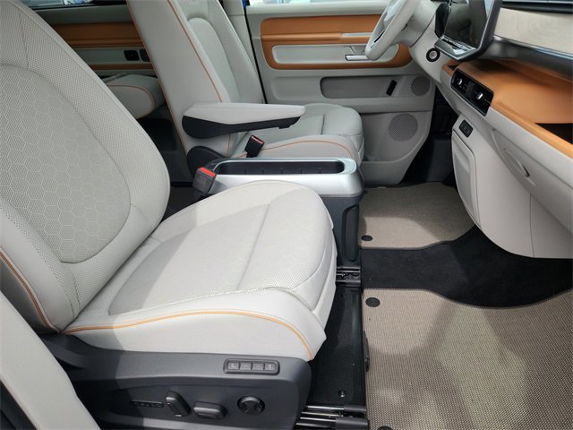 New 2025 Volkswagen ID. Buzz 1st Edition image 15